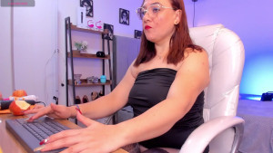 lady_nylon_