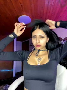 Hilary_pinkk