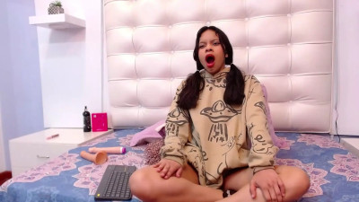 Watch CloeyGraweing recorded live streams from Stripchat on 2025/09/30, Cam Archive