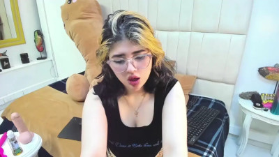 Watch dafnelee recorded live streams from Stripchat on 2025/10/06, Cam Archive