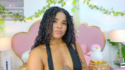 Watch NahiaraReina recorded live streams from Stripchat on 2025/10/14, Cam Archive