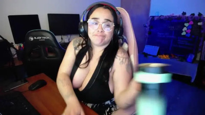 Watch emma_evans07 recorded live streams from Chaturbate on 2025/10/16, Cam Archive