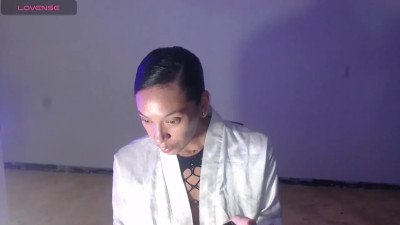 Watch DonnaDidiamantti recorded live streams from Stripchat on 2025/10/16, Cam Archive