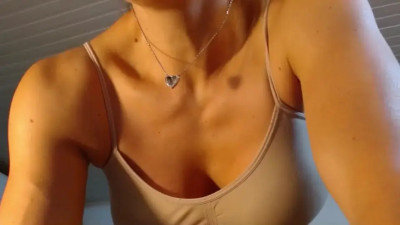 Watch isabelle_amelie recorded live streams from Chaturbate on 2025/10/28, Cam Archive