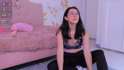 Watch ginevra_esposito recorded live streams from Chaturbate on 2025/10/24, Cam Archive