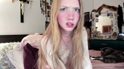 Watch eve003300 recorded live streams from Chaturbate on 2025/10/22, Cam Archive