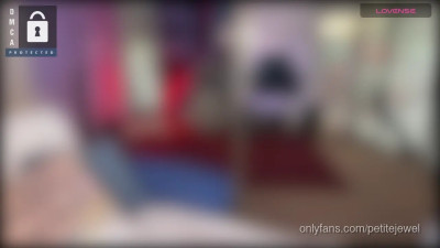 Watch petitejewel recorded live streams from Chaturbate on 2025/10/31, Cam Archive