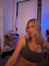 Watch Tia_Fox recorded live streams from Stripchat on 2025/11/01, Cam Archive