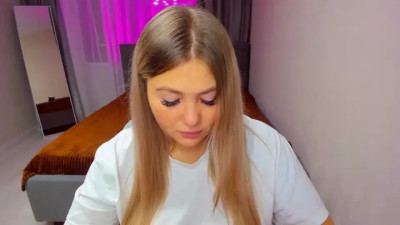 Watch sarahmils recorded live streams from Chaturbate on 2025/11/12, Cam Archive